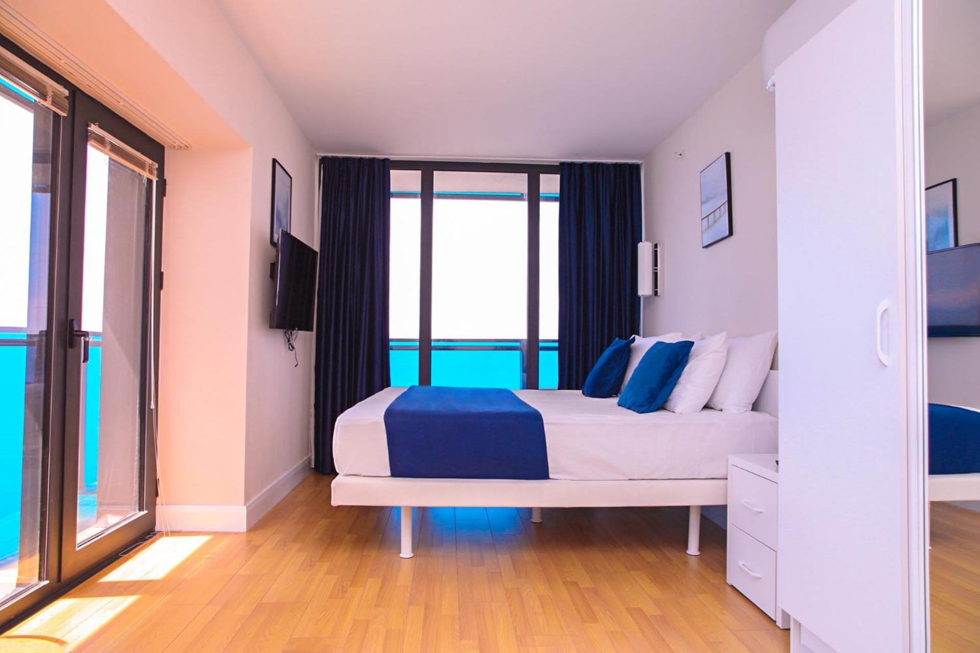 Elegance Sea View Aparthotel In Orbi City バトゥーミ エクステリア 写真