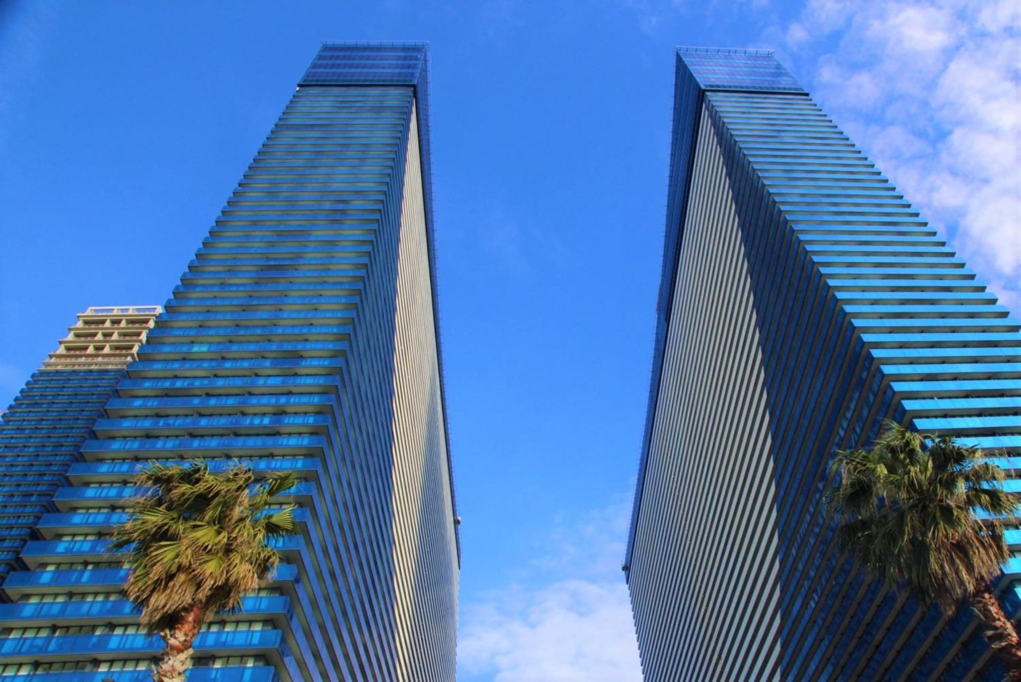 Elegance Sea View Aparthotel In Orbi City バトゥーミ エクステリア 写真