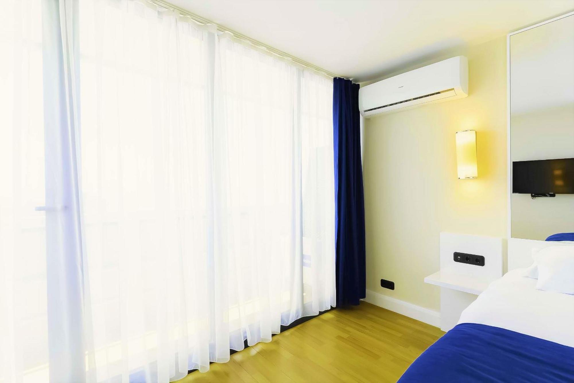 Elegance Sea View Aparthotel In Orbi City バトゥーミ エクステリア 写真